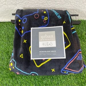 Urban Domain Kids Video Games Themed Black Microvelour Throw Blanket New